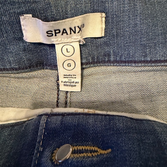 Spanx Blue Denim Women's Pull-on Shorts - Picture 5 of 12